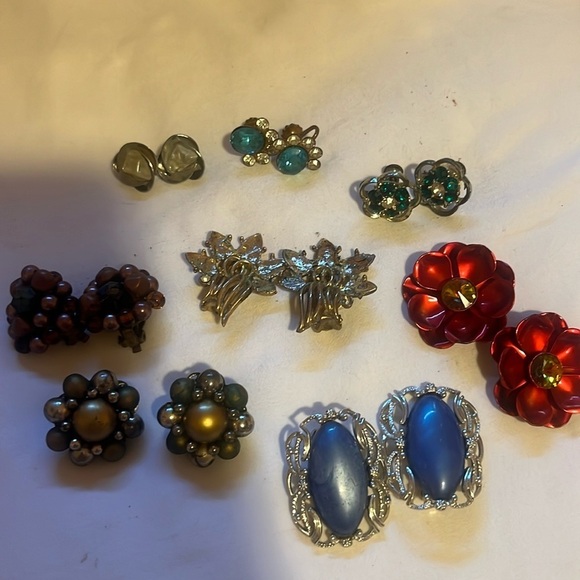 Vintage earrings set of 7 - Picture 1 of 5